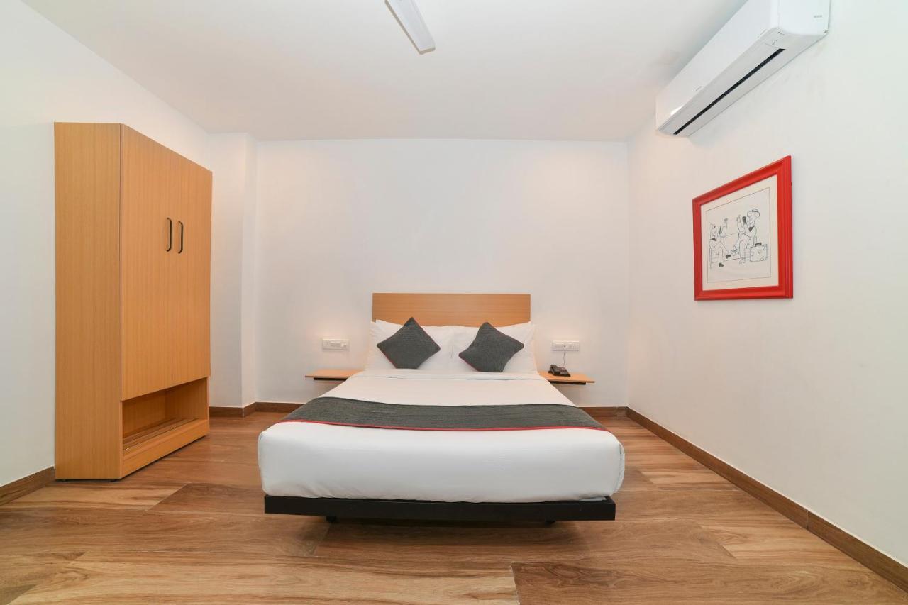 Vaccinated Staff- Oyo Townhouse 384 Nk Hotels Dispur Екстер'єр фото