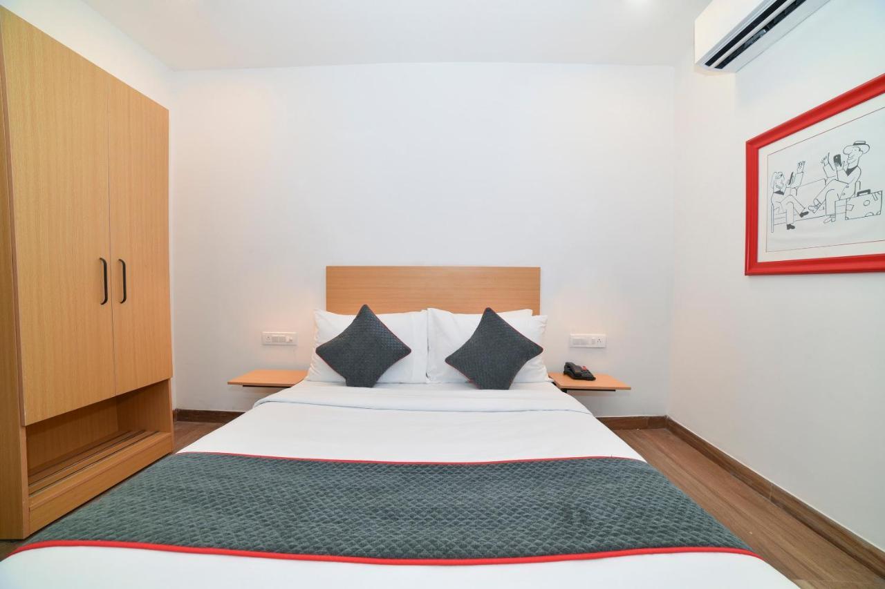 Vaccinated Staff- Oyo Townhouse 384 Nk Hotels Dispur Екстер'єр фото